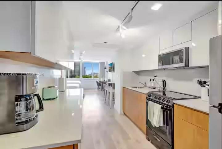 19201 Collins Ave # 540, Sunny Isles Beach, FL 33160 photo 4