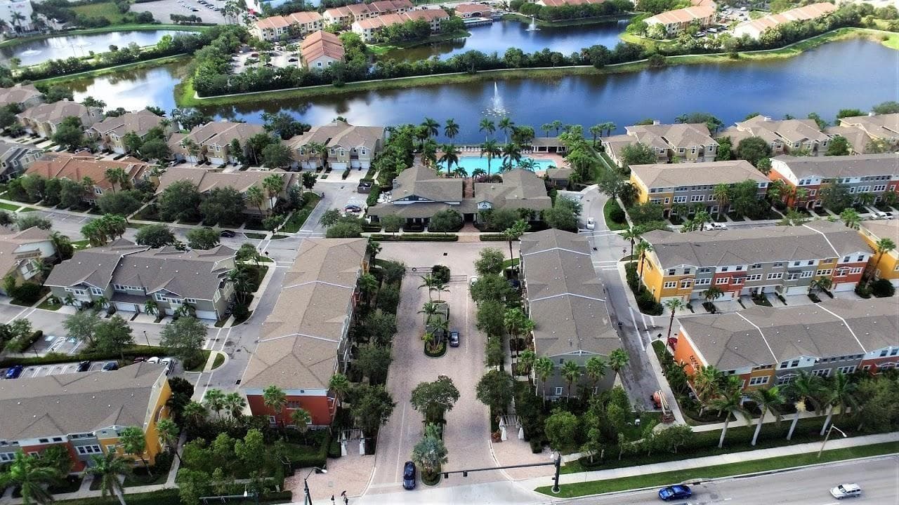 810 Marina Del Ray # 6, West Palm Beach, FL 33401 photo 2