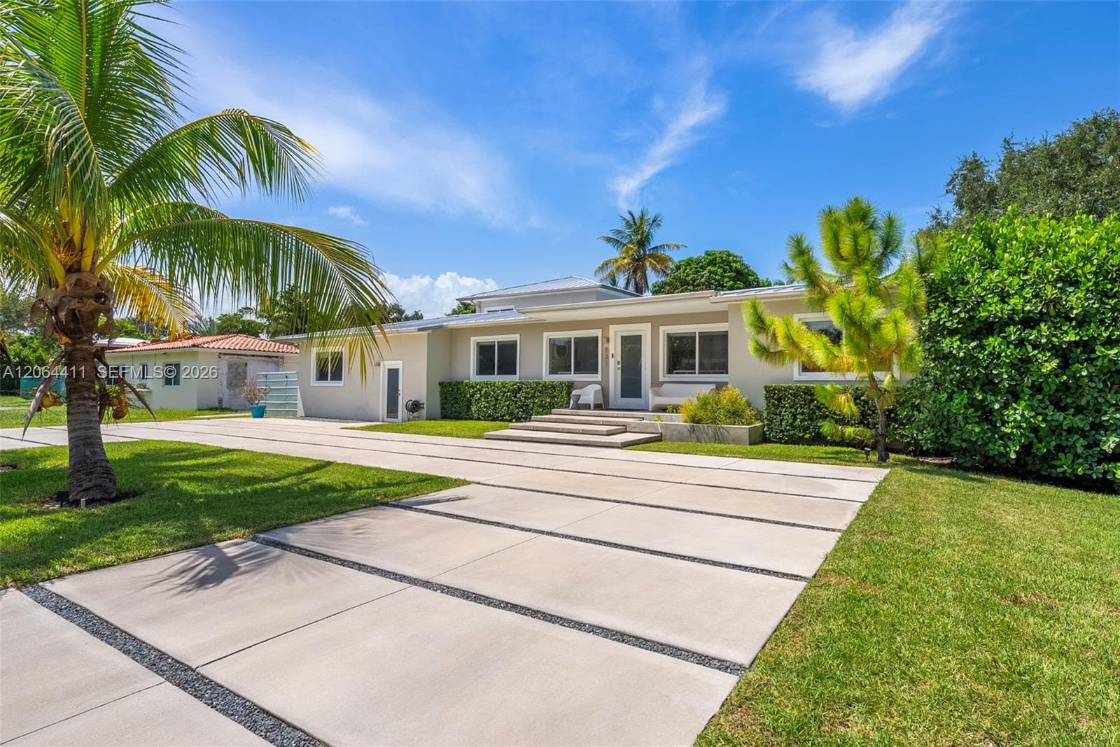 831 NE 109th St, Biscayne Park, FL 33161 photo 4