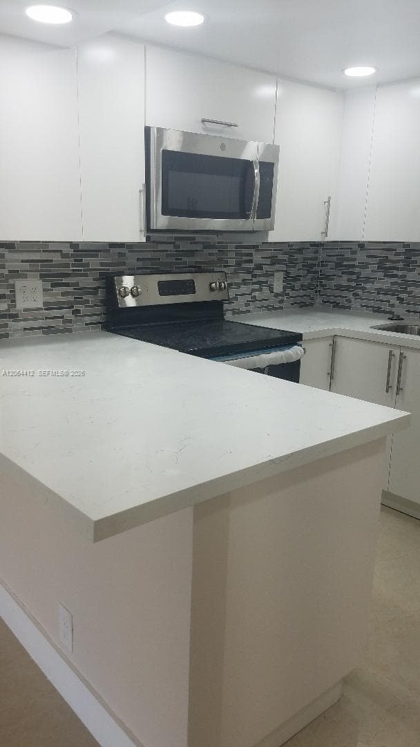 8290 Lake Dr # 209, Doral, FL 33166 photo 2
