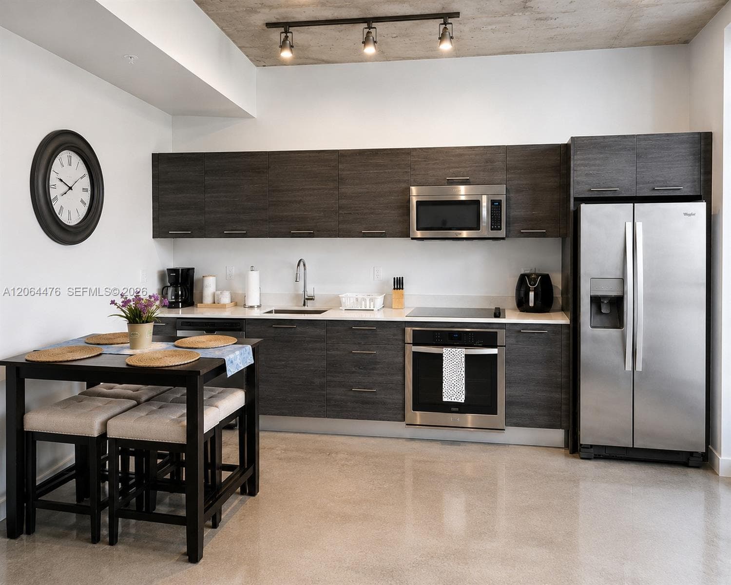 151 SE 1 St # 2406, Miami, FL 33131 photo 3