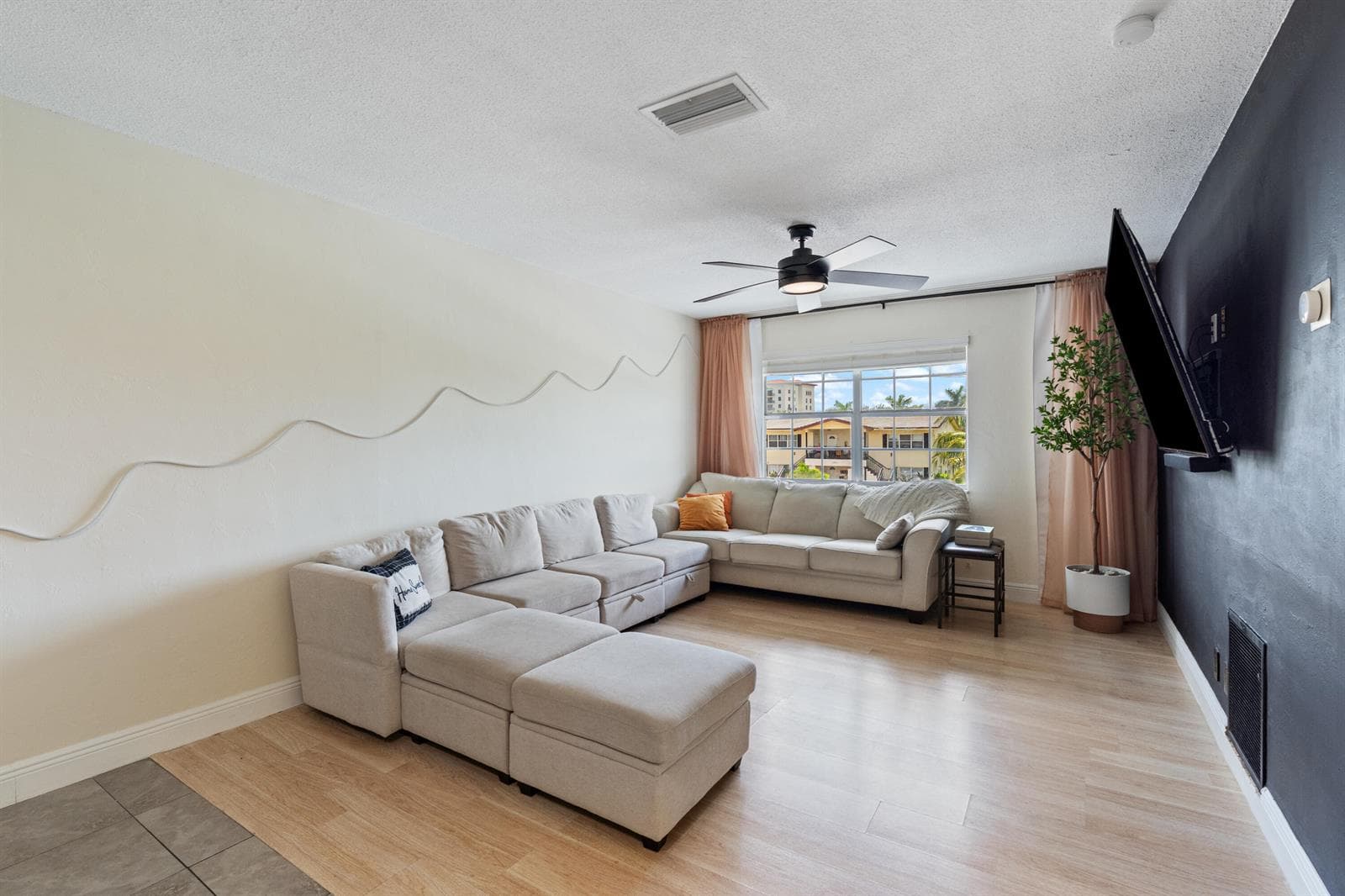 299 SW 7TH Street # 2060, Boca Raton, FL 33432 photo 3