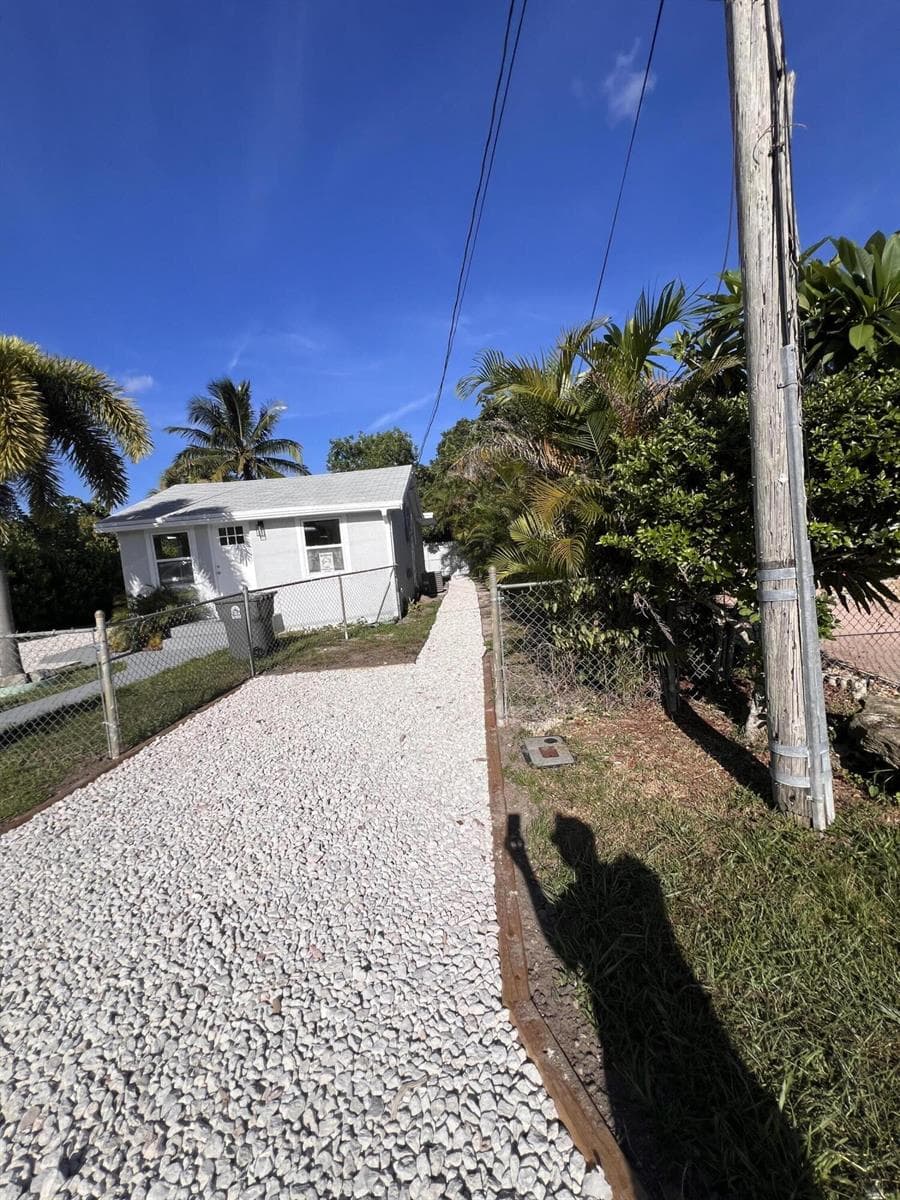 138 Ethelyn Drive, West Palm Beach, FL 33415 photo 3