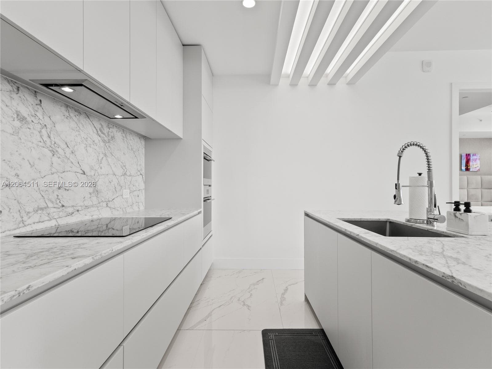 5775 Collins Ave # 405, Miami Beach, FL 33140 photo 5