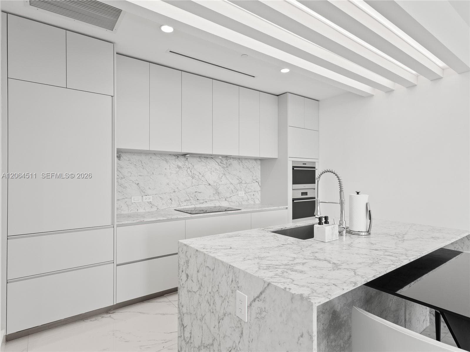 5775 Collins Ave # 405, Miami Beach, FL 33140 photo 4