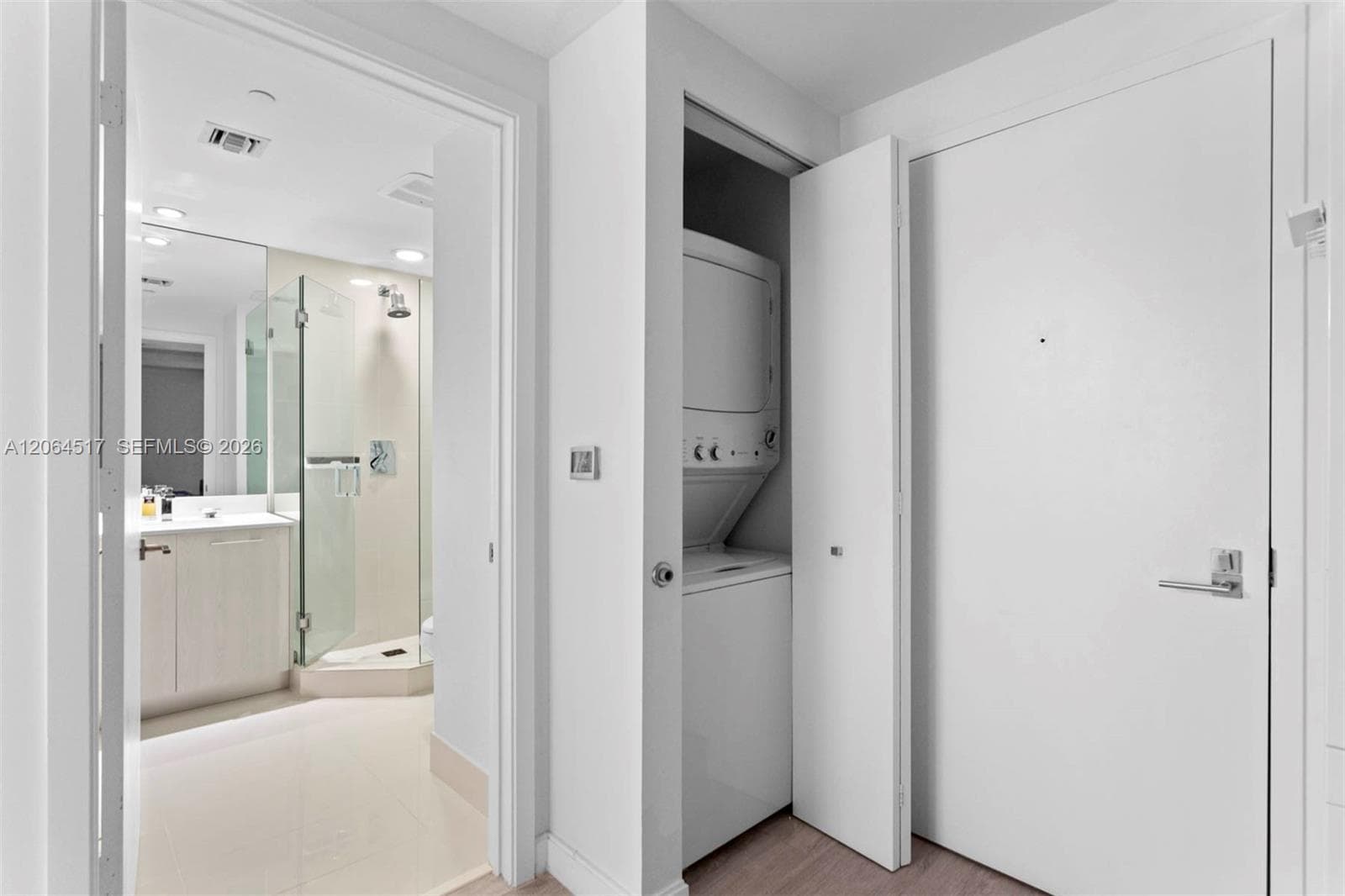 55 SW 9th St # 1105, Miami, FL 33130 photo 2