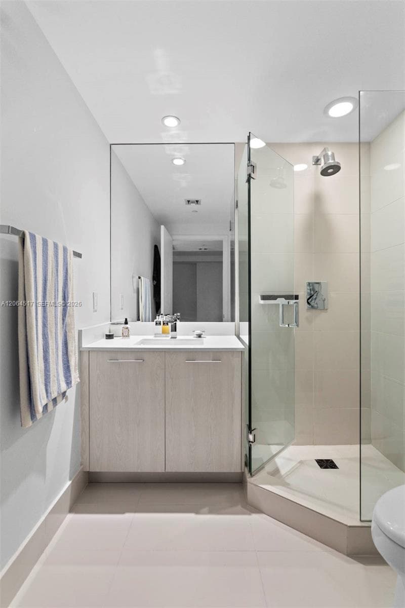 55 SW 9th St # 1105, Miami, FL 33130 photo 3