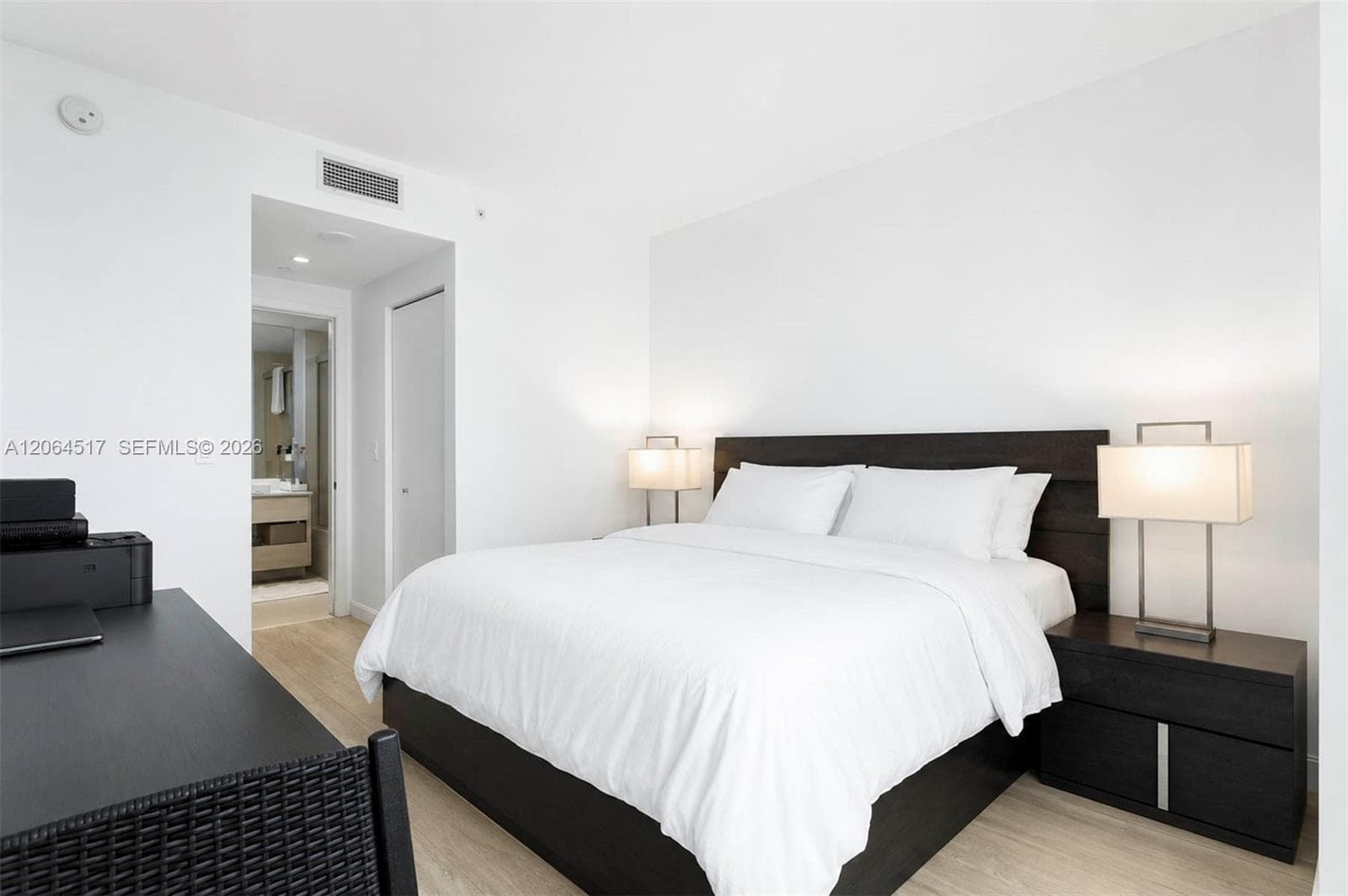 55 SW 9th St # 1105, Miami, FL 33130 photo 5
