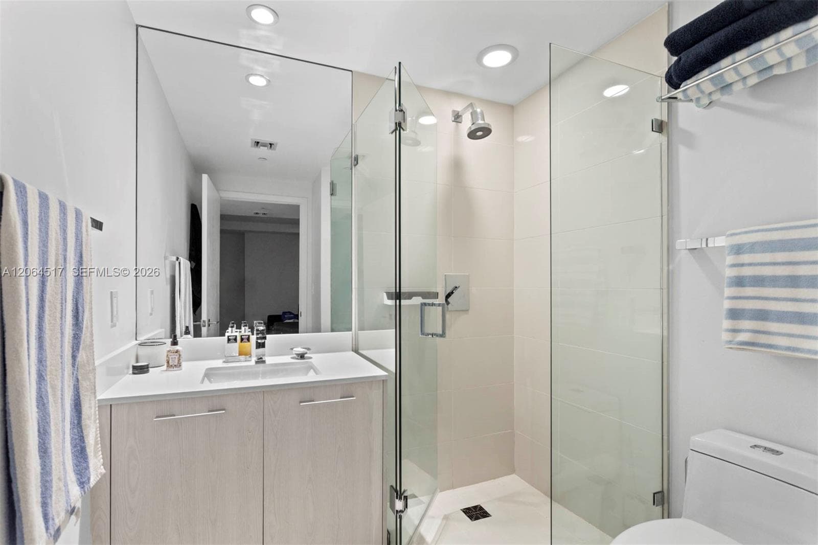 55 SW 9th St # 1105, Miami, FL 33130 photo 4