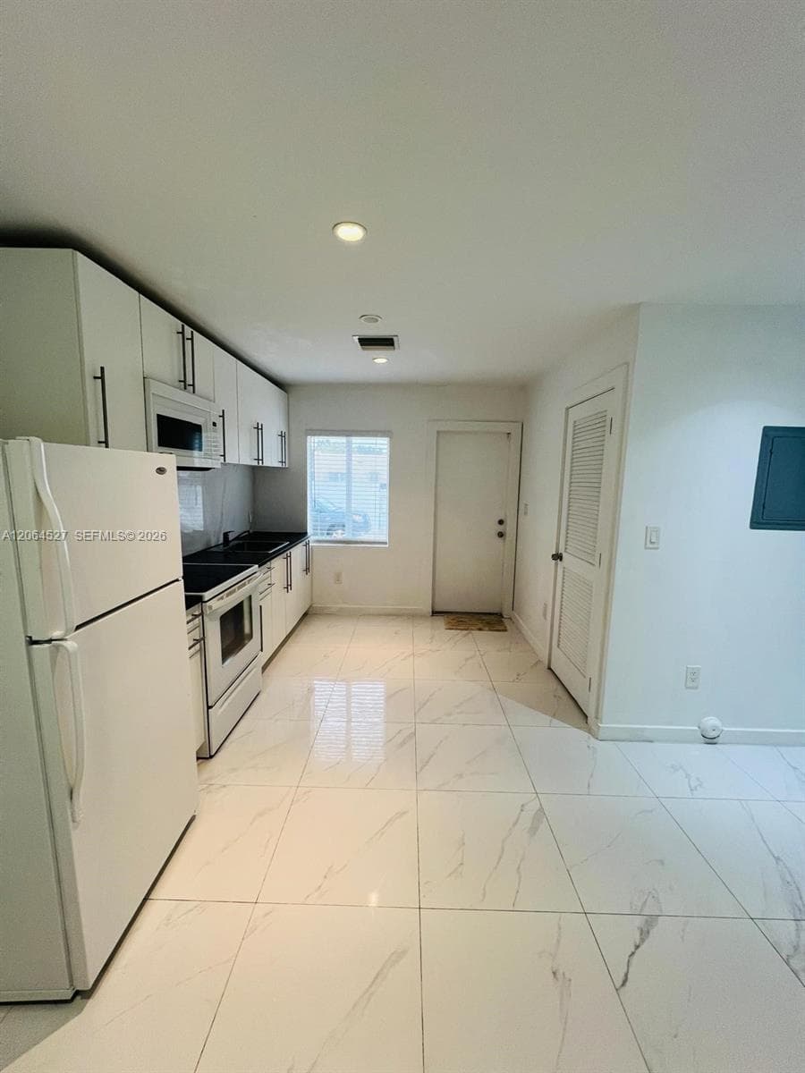 6700 NW 6th Ave, Miami, FL 33150 photo 5