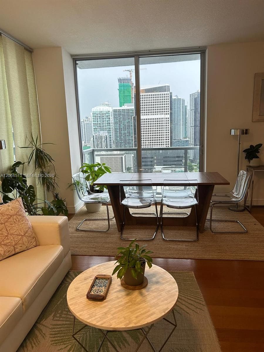 1060 Brickell Ave # 2717, Miami, FL 33131