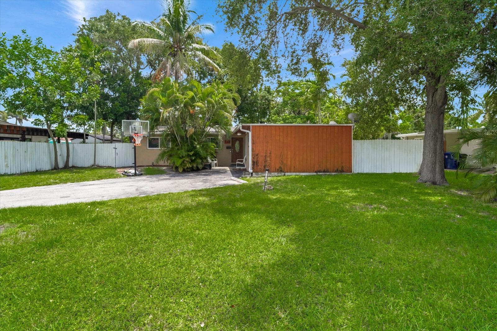 308 NW 27TH Street, Wilton Manors, FL 33311 photo 2