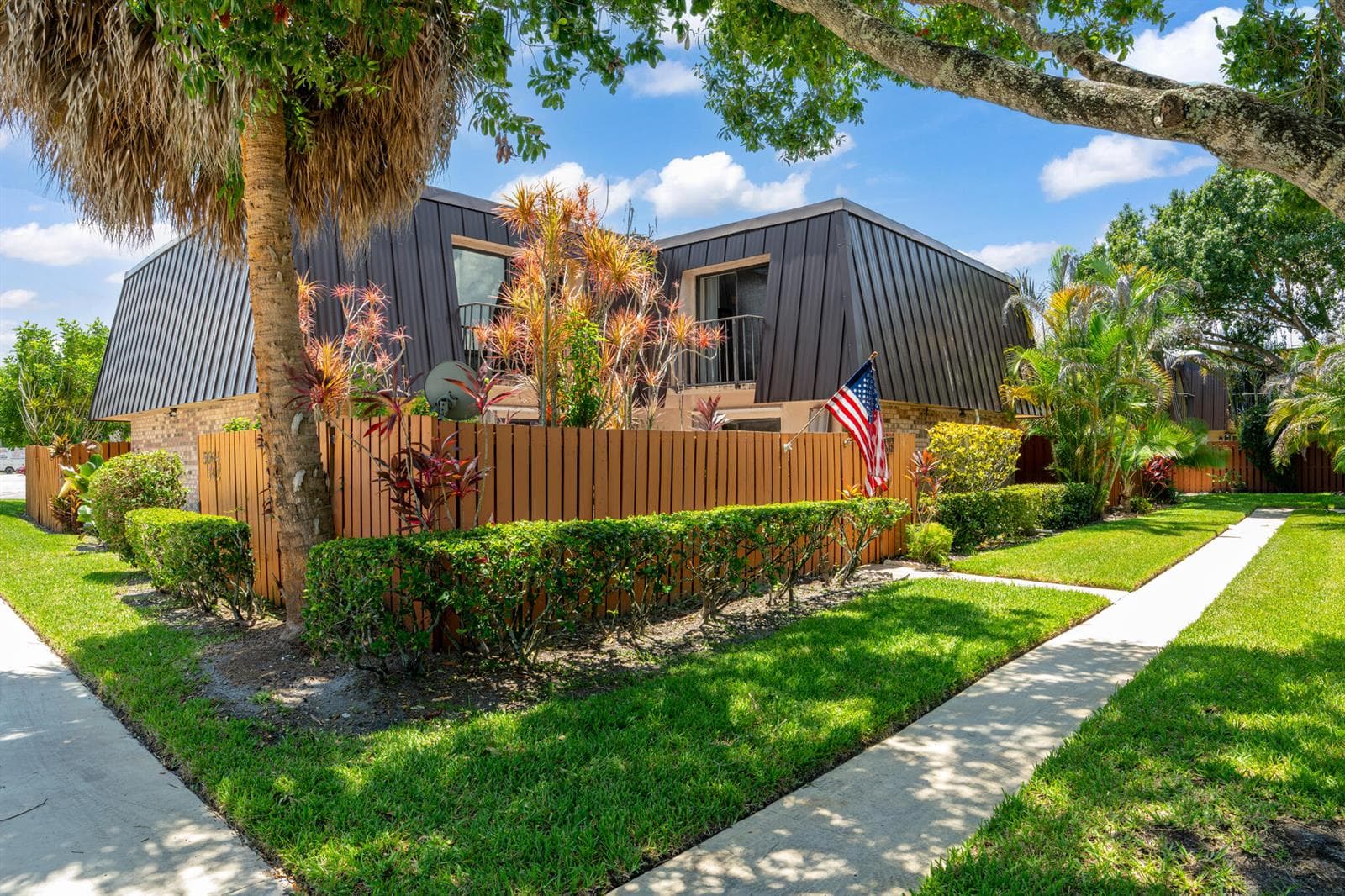 5684 SE Windsong Lane, Stuart, FL 34997 photo 2