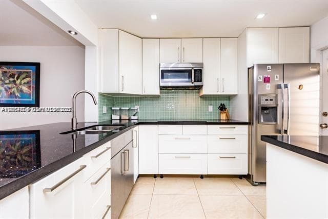 2081 S Ocean Dr # 411, Hallandale Beach, FL 33009