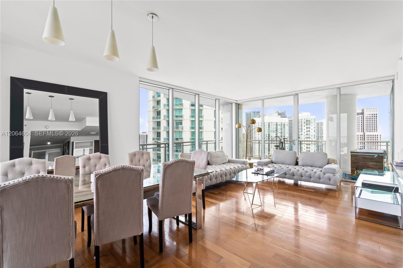 90 SW 3rd St # 3504, Miami, FL 33130 photo 2