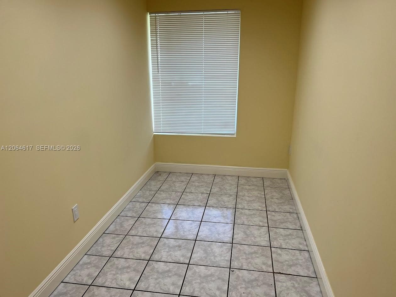 16982 NE 21st Ave # 16982, North Miami Beach, FL 33162 photo 3
