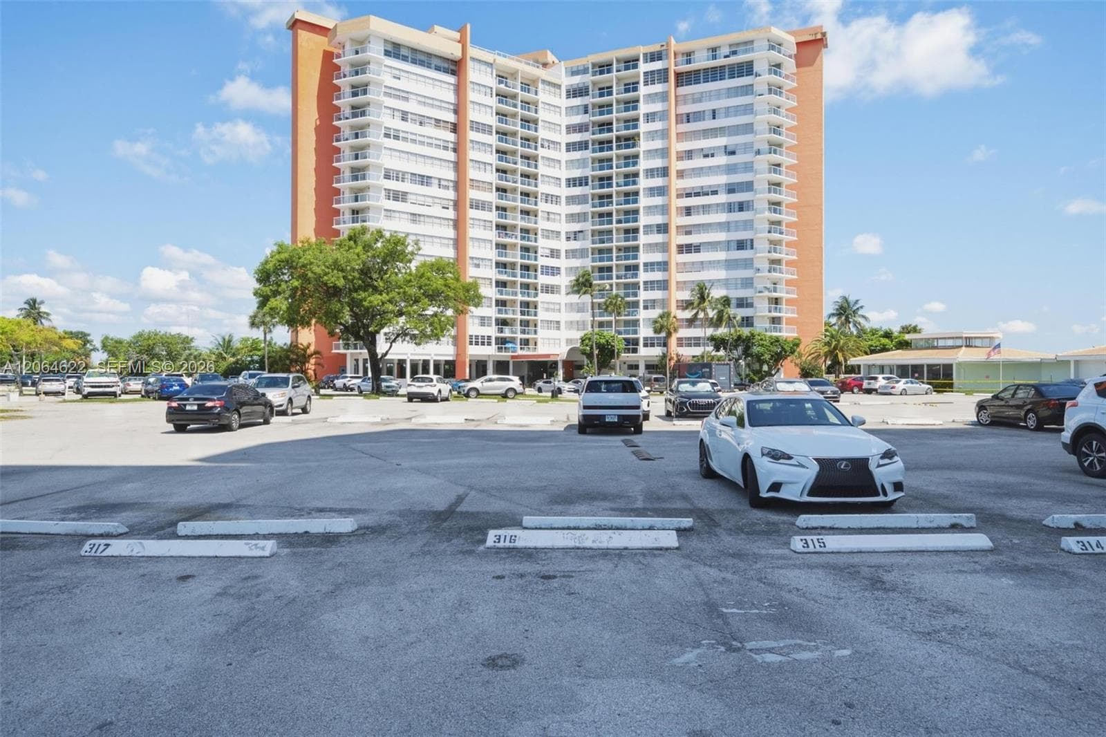 1301 NE Miami Gardens Dr # 326W, Miami, FL 33179