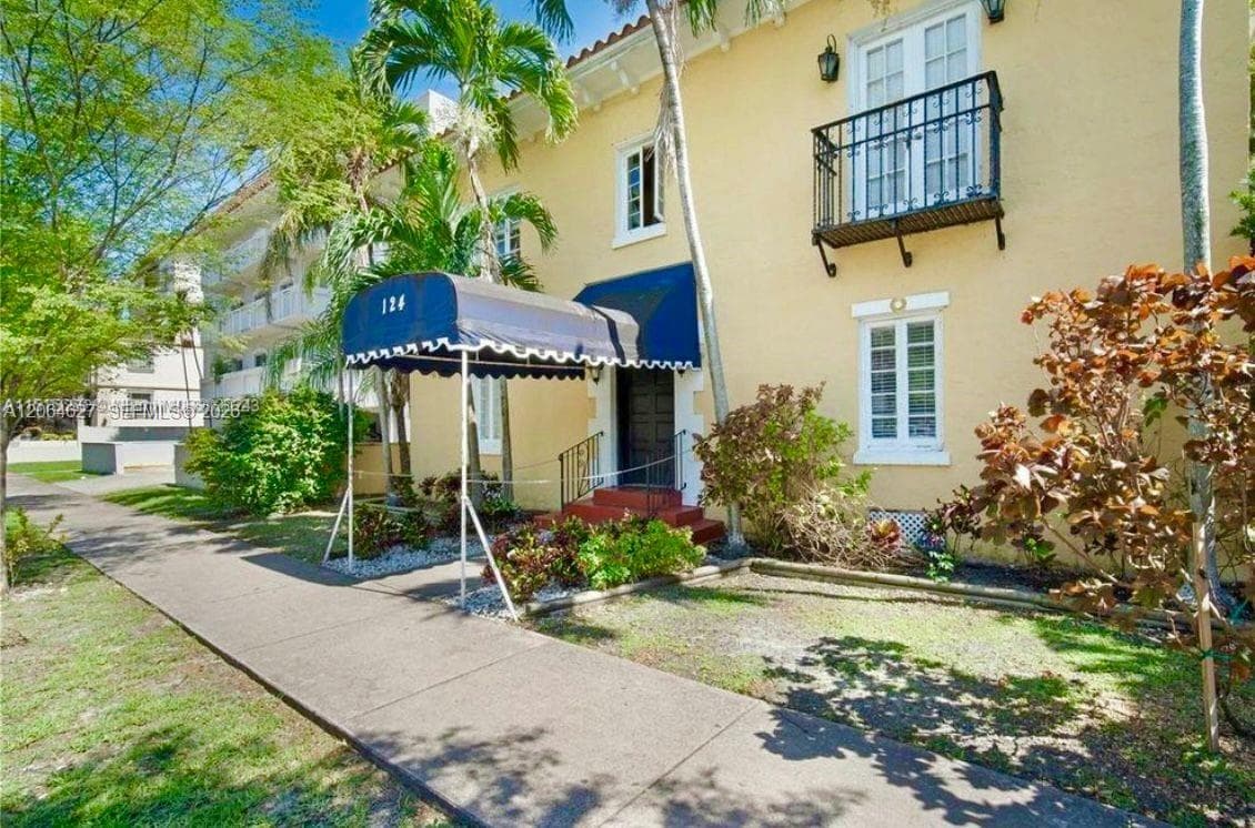 124 Mendoza Ave # 8A, Coral Gables, FL 33134