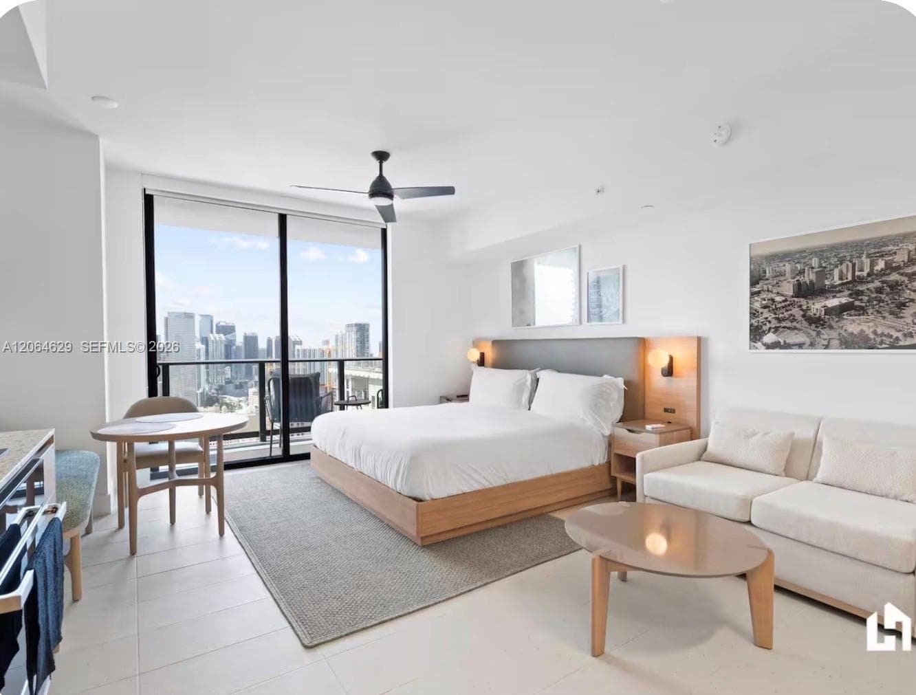 159 NE 6th St # 3506, Miami, FL 33132 photo 2