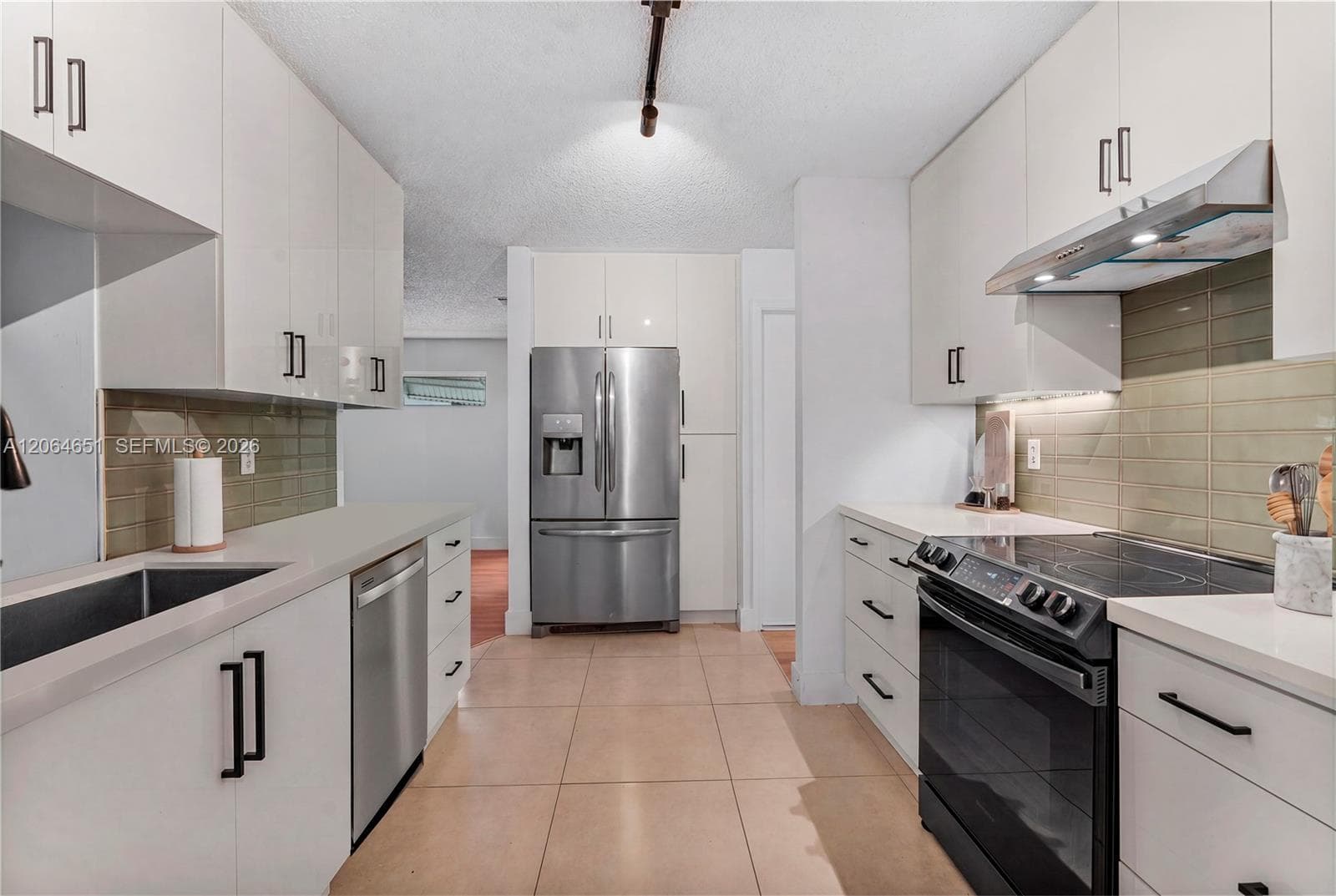 8830 NW 17th St, Plantation, FL 33322 photo 4