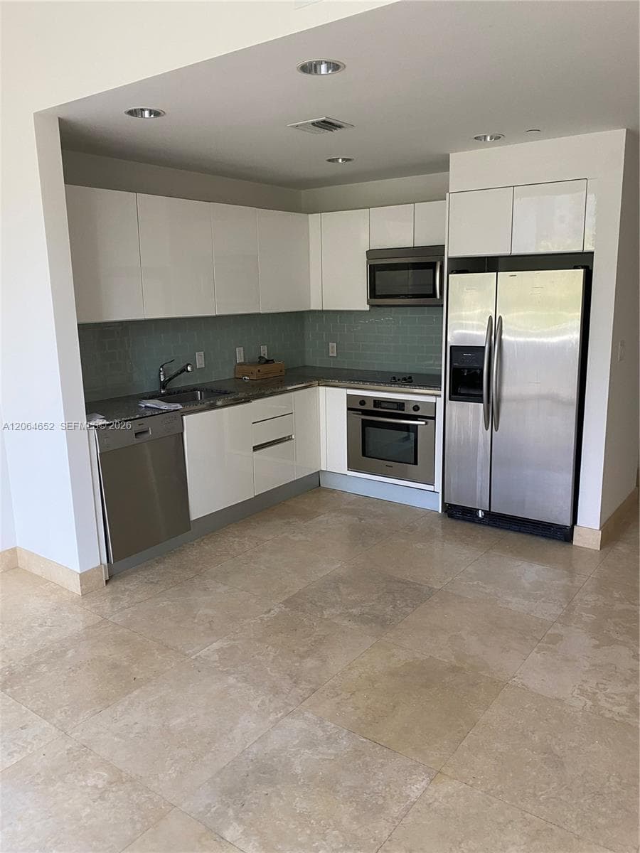 1050 Brickell Ave # 220, Miami, FL 33131