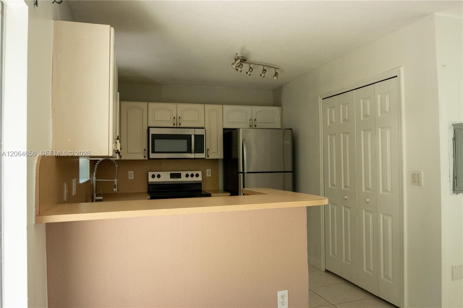 1240 SE 31st Ct # 106-32, Homestead, FL 33035 photo 3