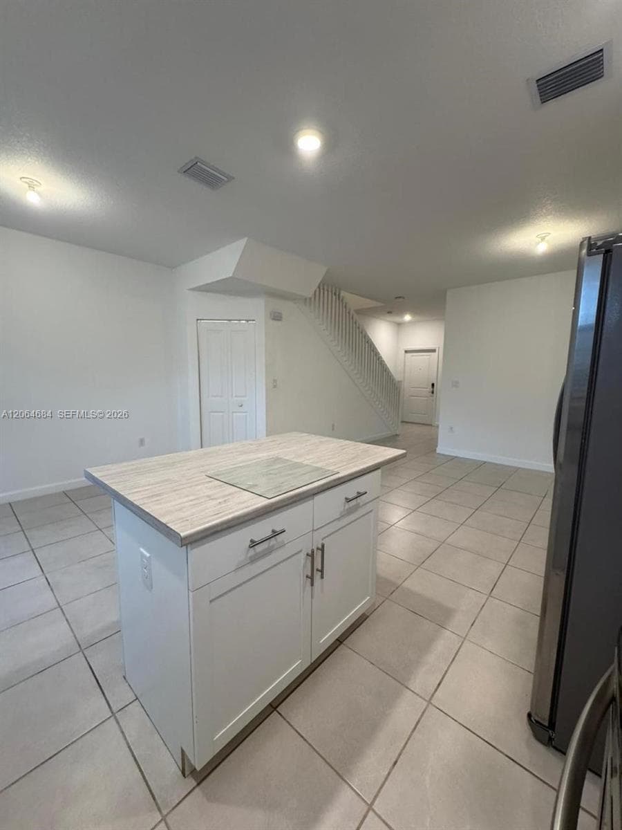 768 NE 206th Ter # 768, Miami, FL 33179 photo 3
