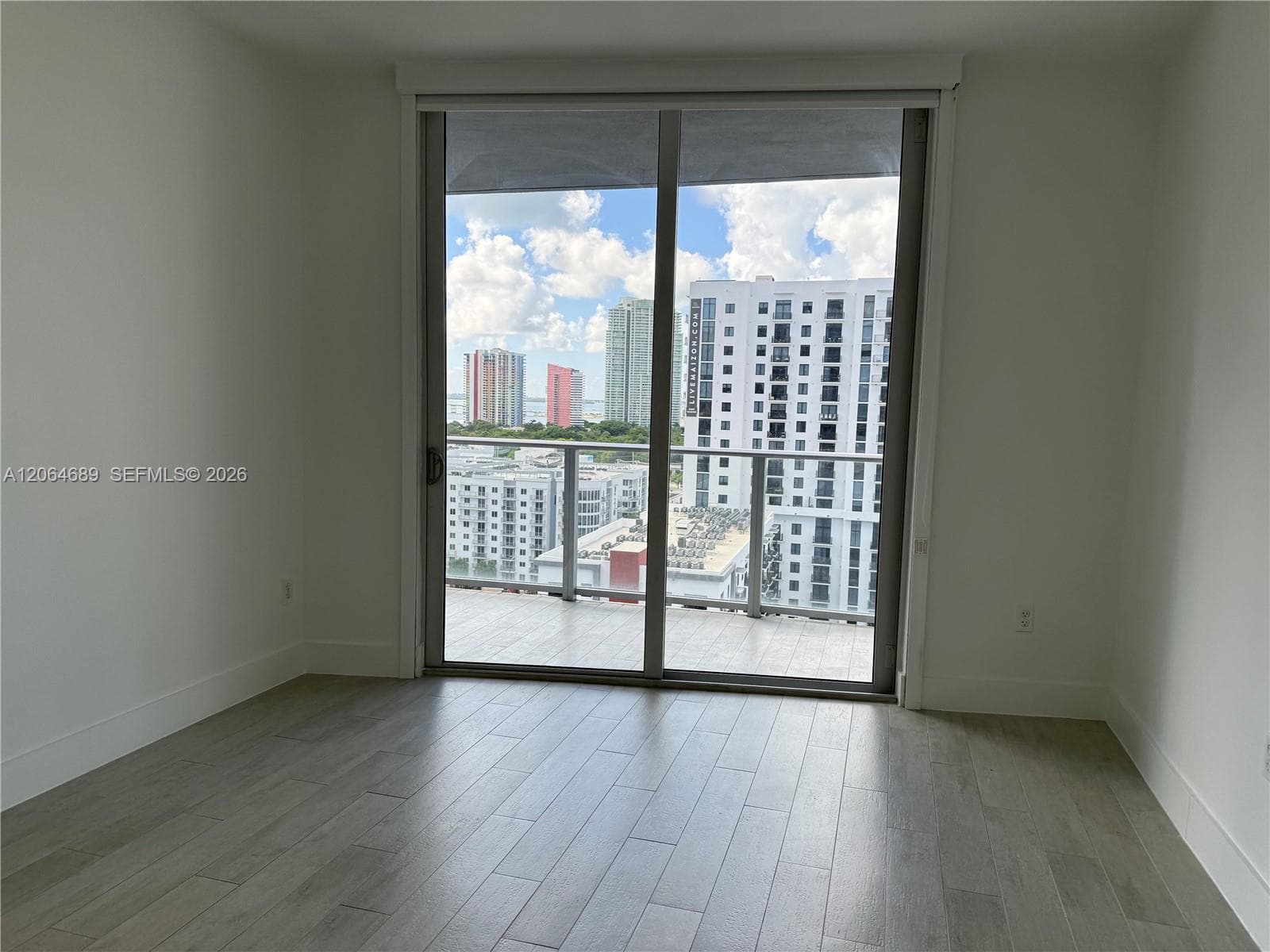 1010 SW 2nd Ave # 1501, Miami, FL 33130 photo 5