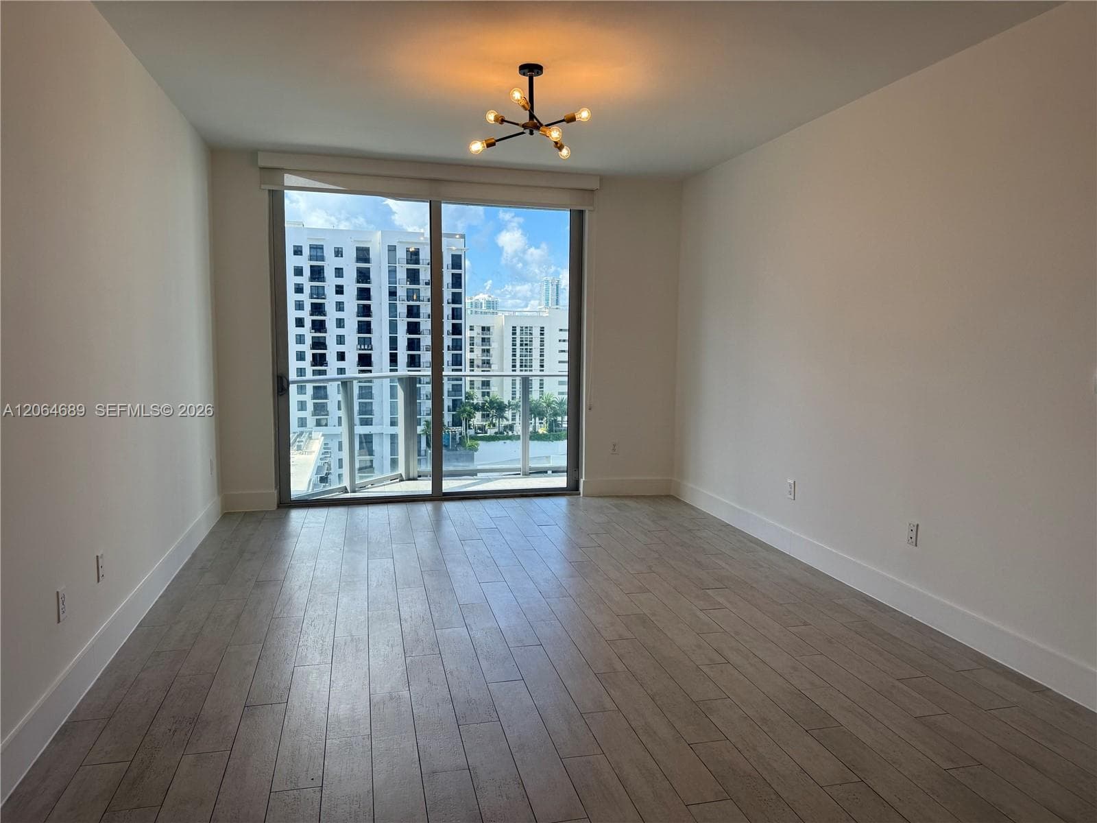 1010 SW 2nd Ave # 1501, Miami, FL 33130 photo 4