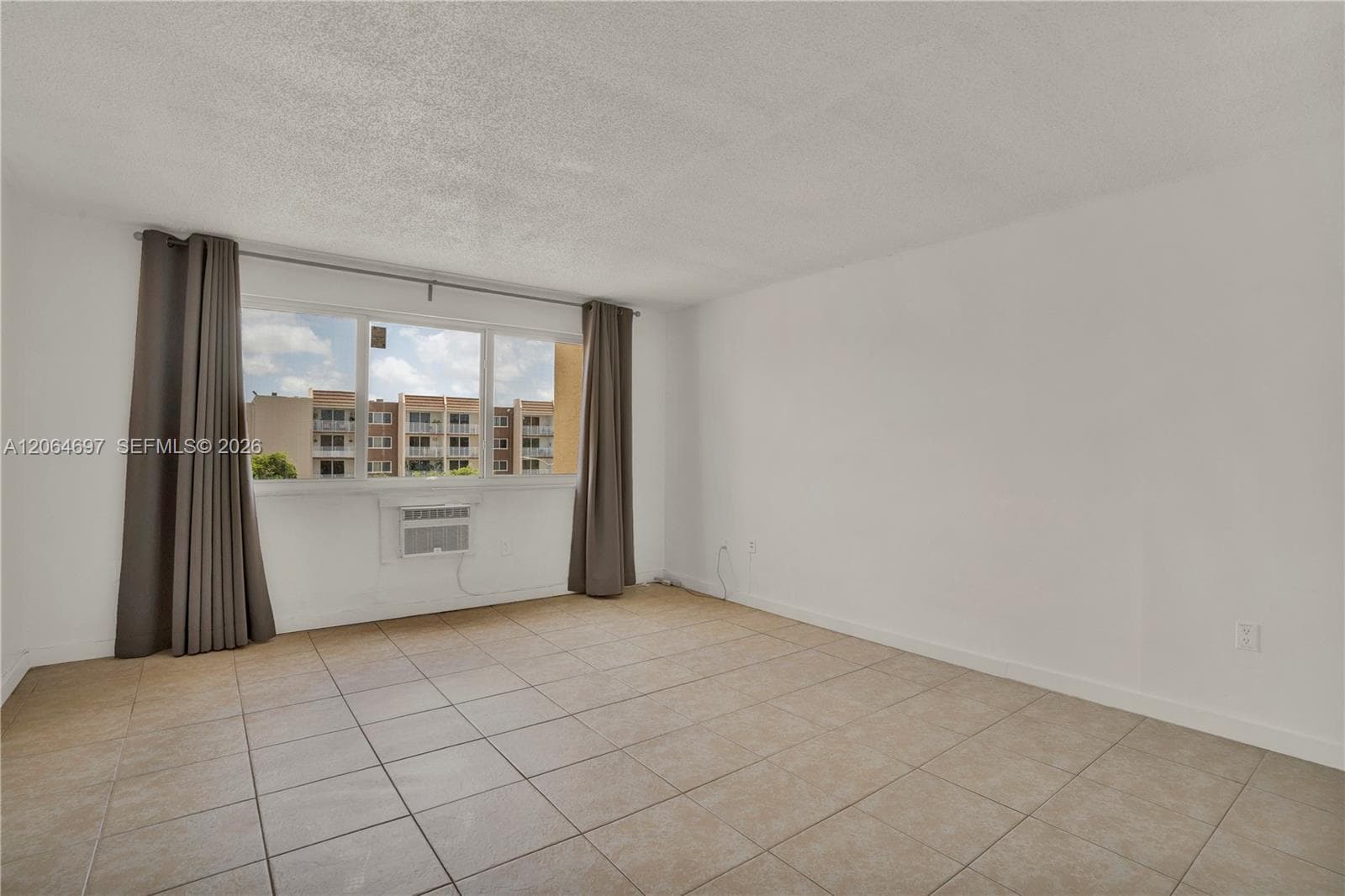6970 NW 186th St # 3-409A, Hialeah, FL 33015 photo 4