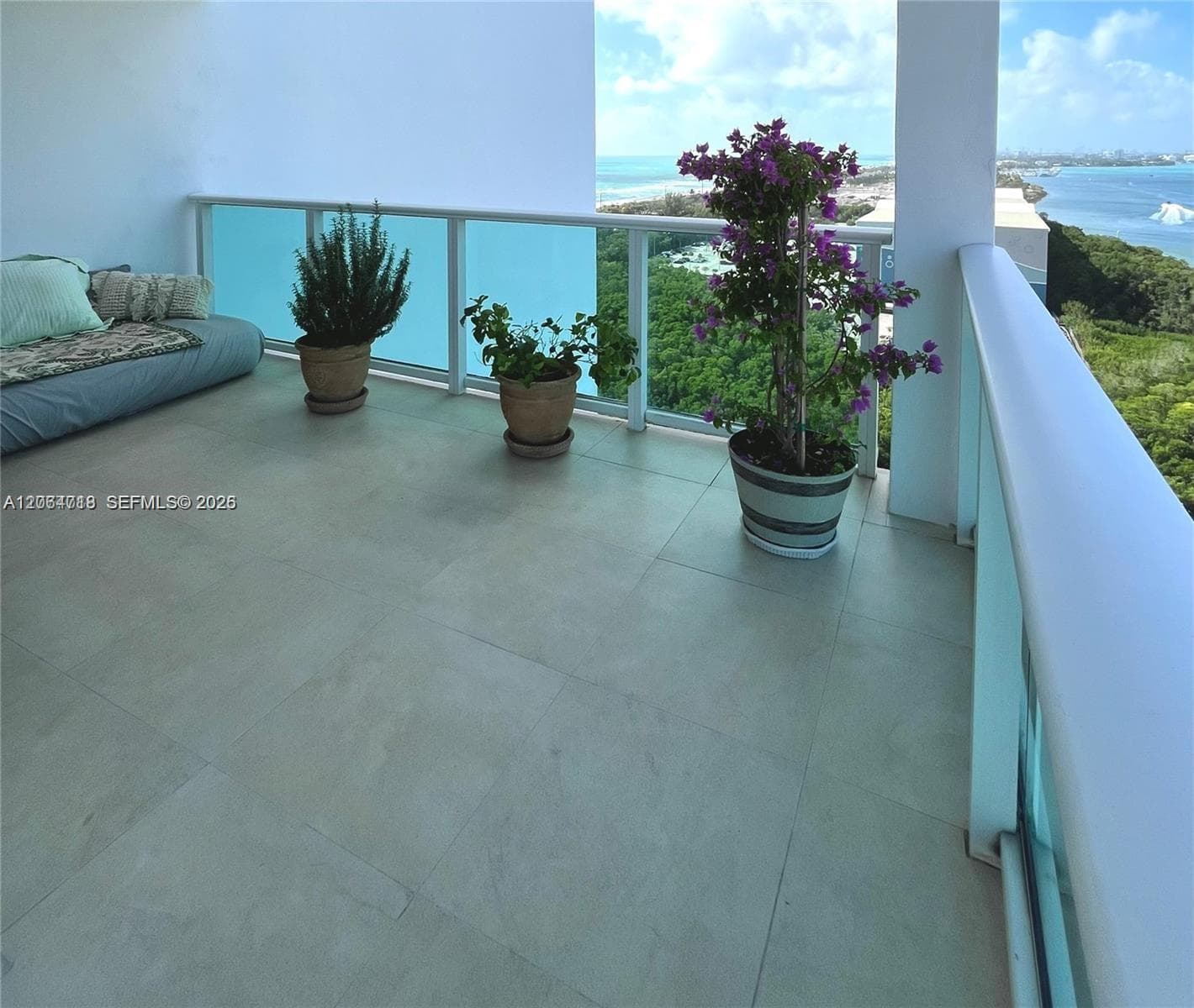 100 Bayview Dr # 1827, Sunny Isles Beach, FL 33160 photo 3