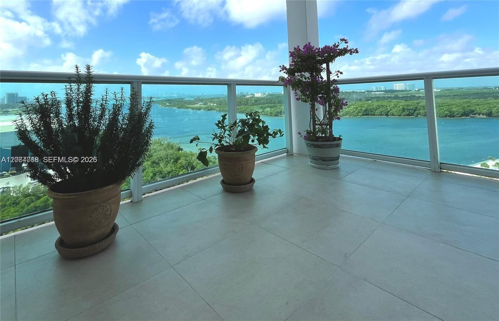 100 Bayview Dr # 1827, Sunny Isles Beach, FL 33160