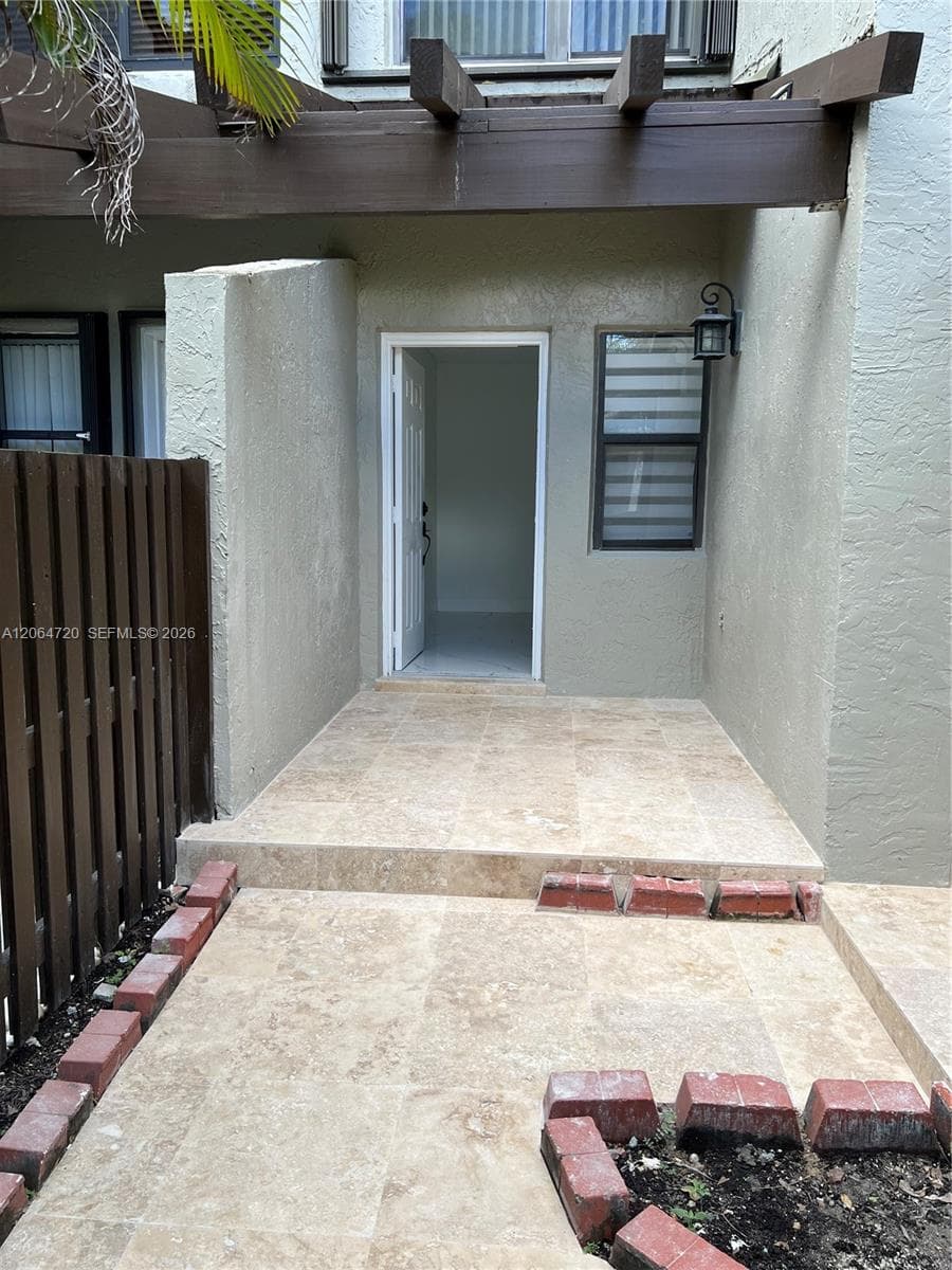 9990 NW 9th St Cir # 102, Miami, FL 33172 photo 2
