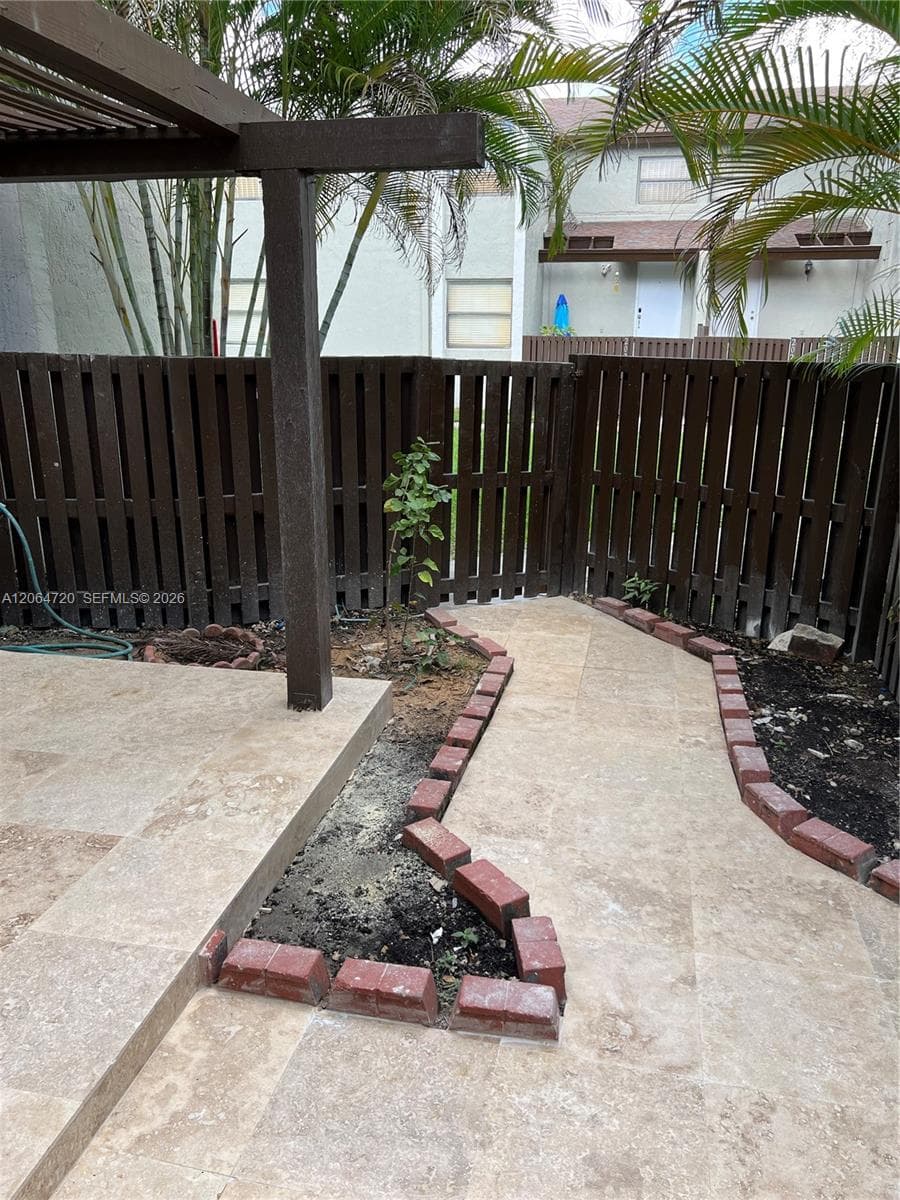 9990 NW 9th St Cir # 102, Miami, FL 33172 photo 3