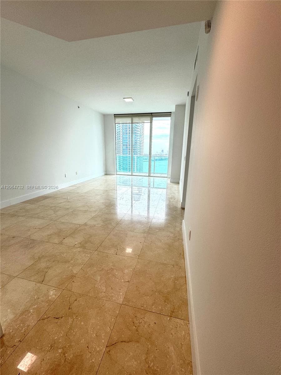 31 SE 5th St # 4214, Miami, FL 33131 photo 3
