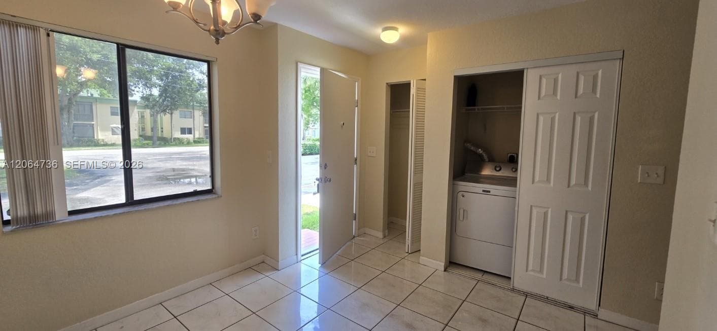 9092 NW 40th St # 4, Coral Springs, FL 33065 photo 3