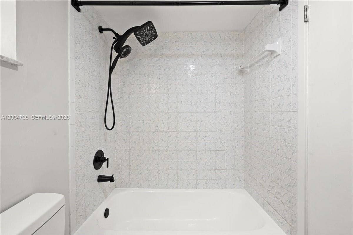 447 NE 195 th St # 414, Miami, FL 33179 photo 5