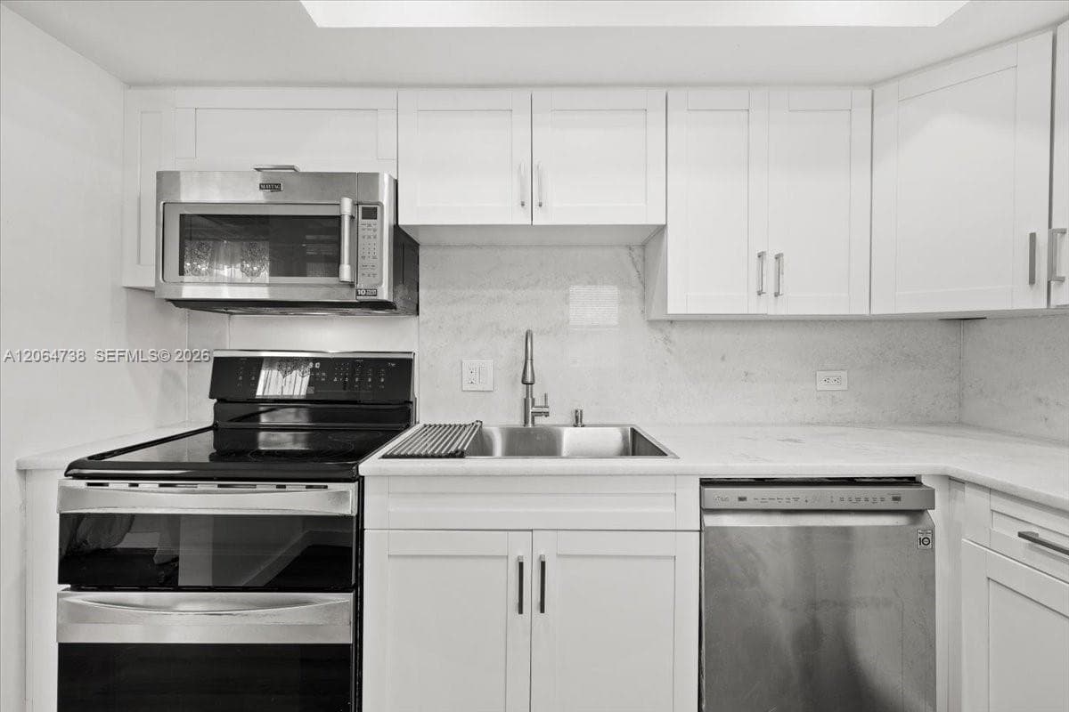 447 NE 195 th St # 414, Miami, FL 33179 photo 4