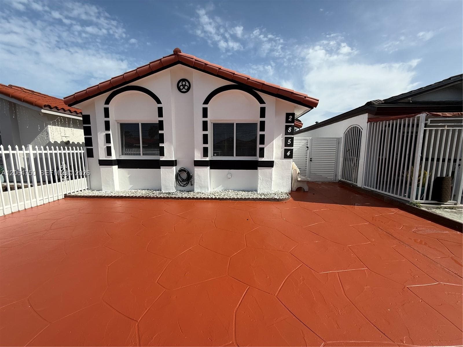 2854 W 75th Ter, Hialeah, FL 33018 photo 2