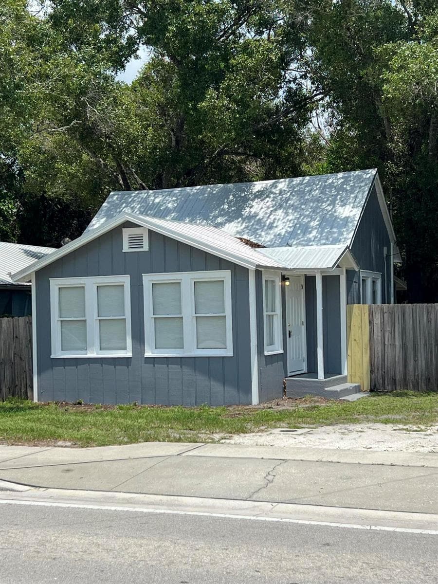 122 N 13th Street, Fort Pierce, FL 34950 photo 2
