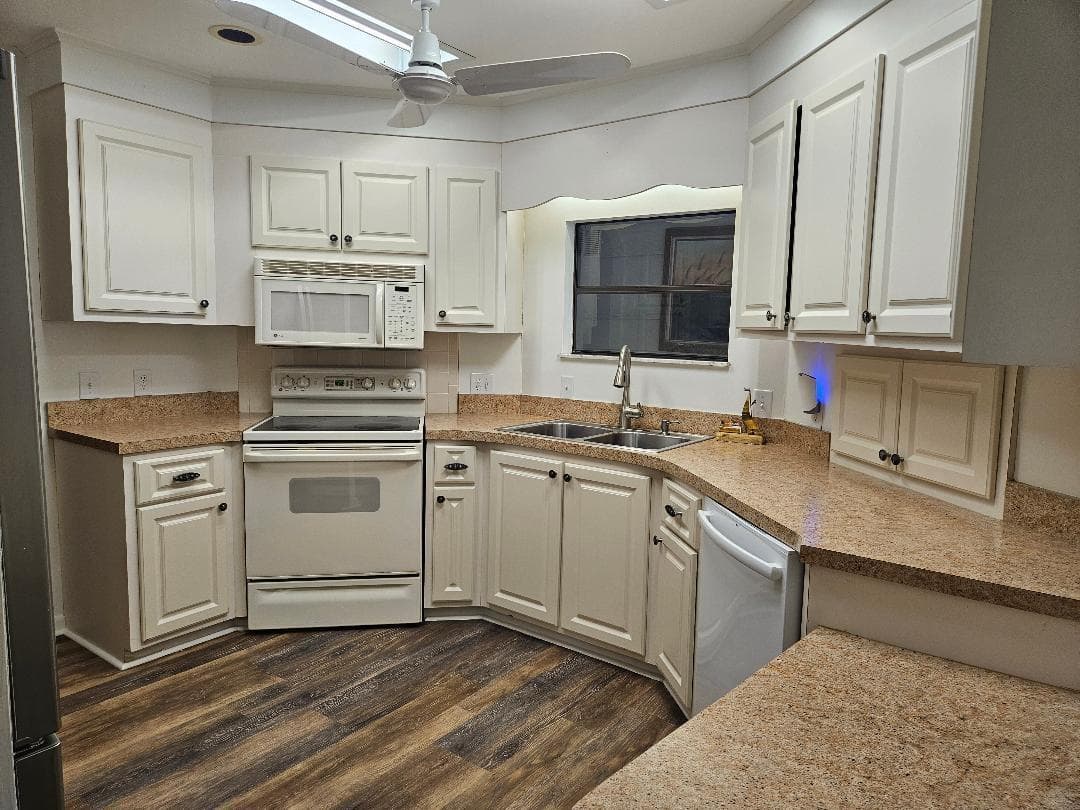 7680 SE Shenandoah Drive, Hobe Sound, FL 33455 photo 2