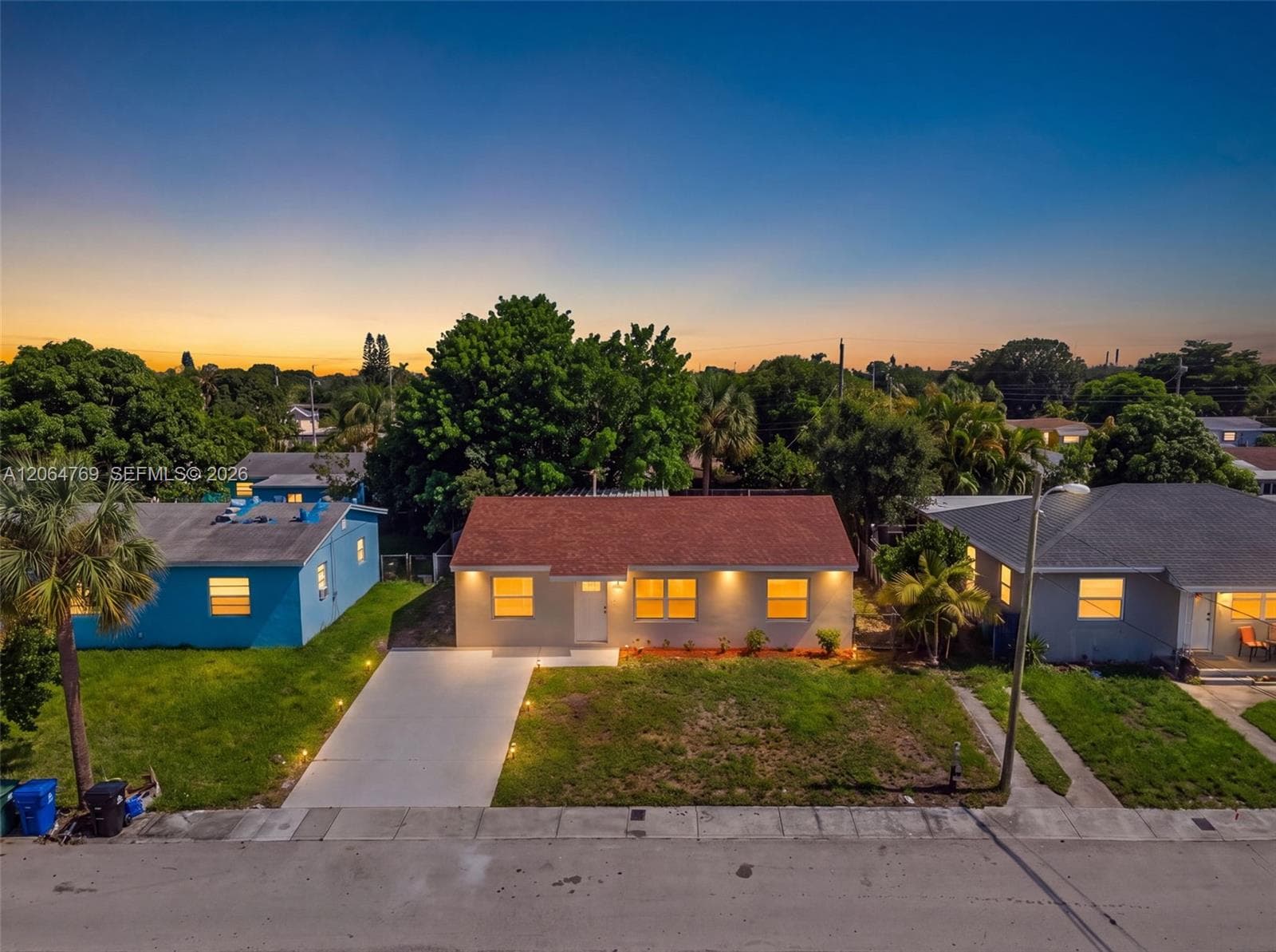 1583 NE 152nd St, North Miami Beach, FL 33162 photo 2