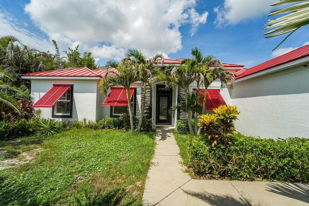 1812 SE FALLON Drive, Port St. Lucie, FL 34983 photo 2