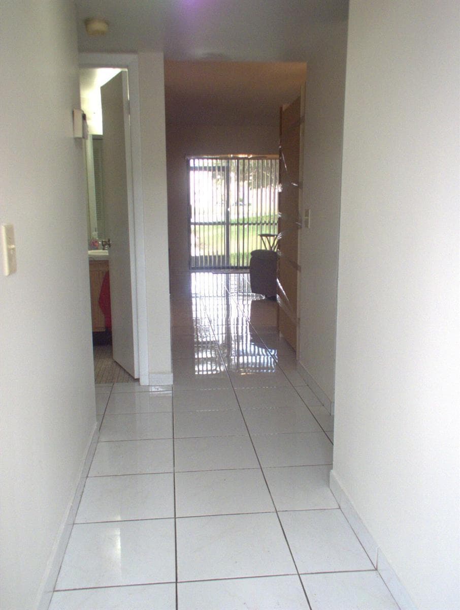 10332 SUNRISE LAKES Boulevard # 111, Sunrise, FL 33322 photo 5