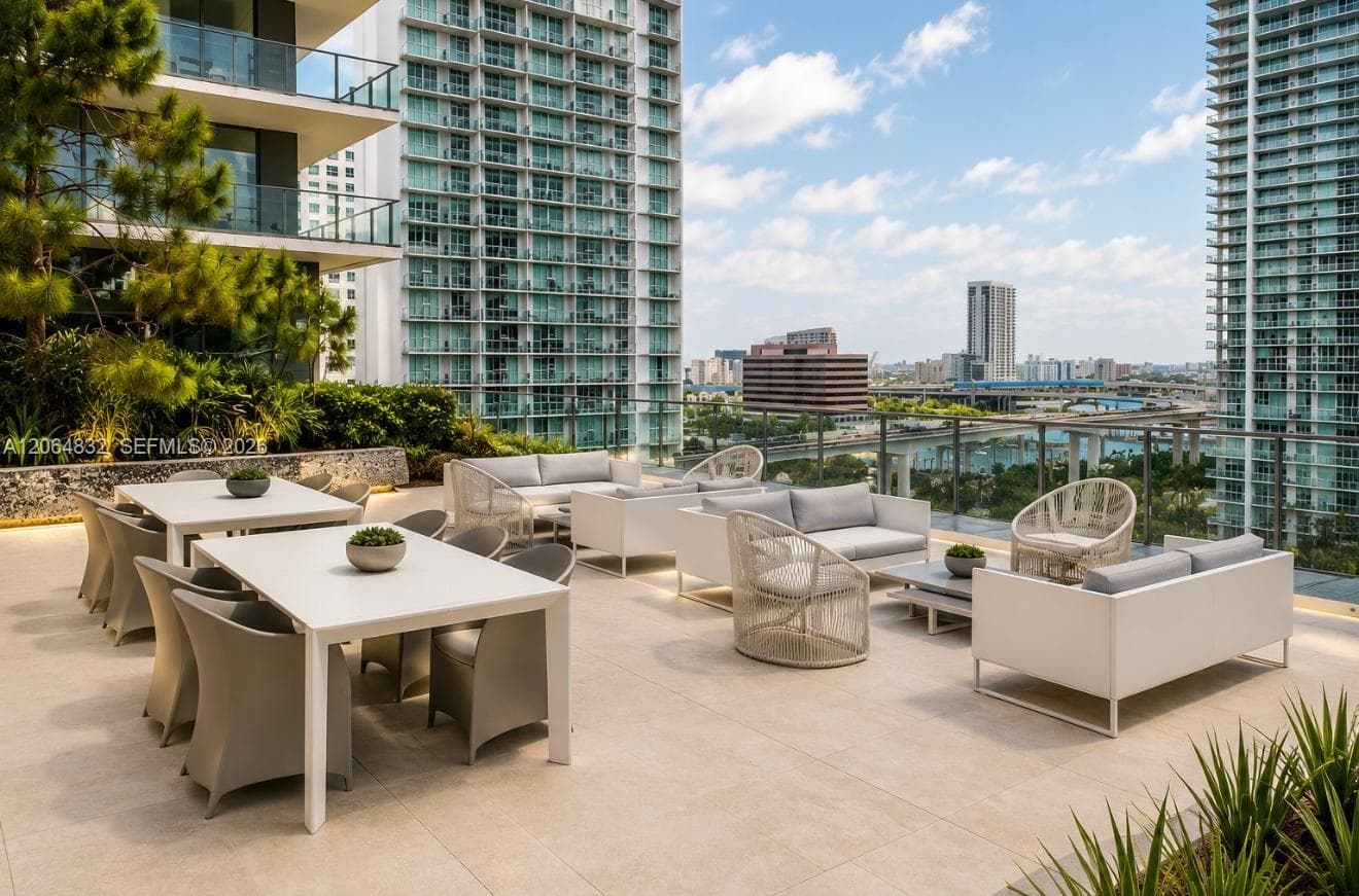 88 SW 7th St # 3709, Miami, FL 33130 photo 3