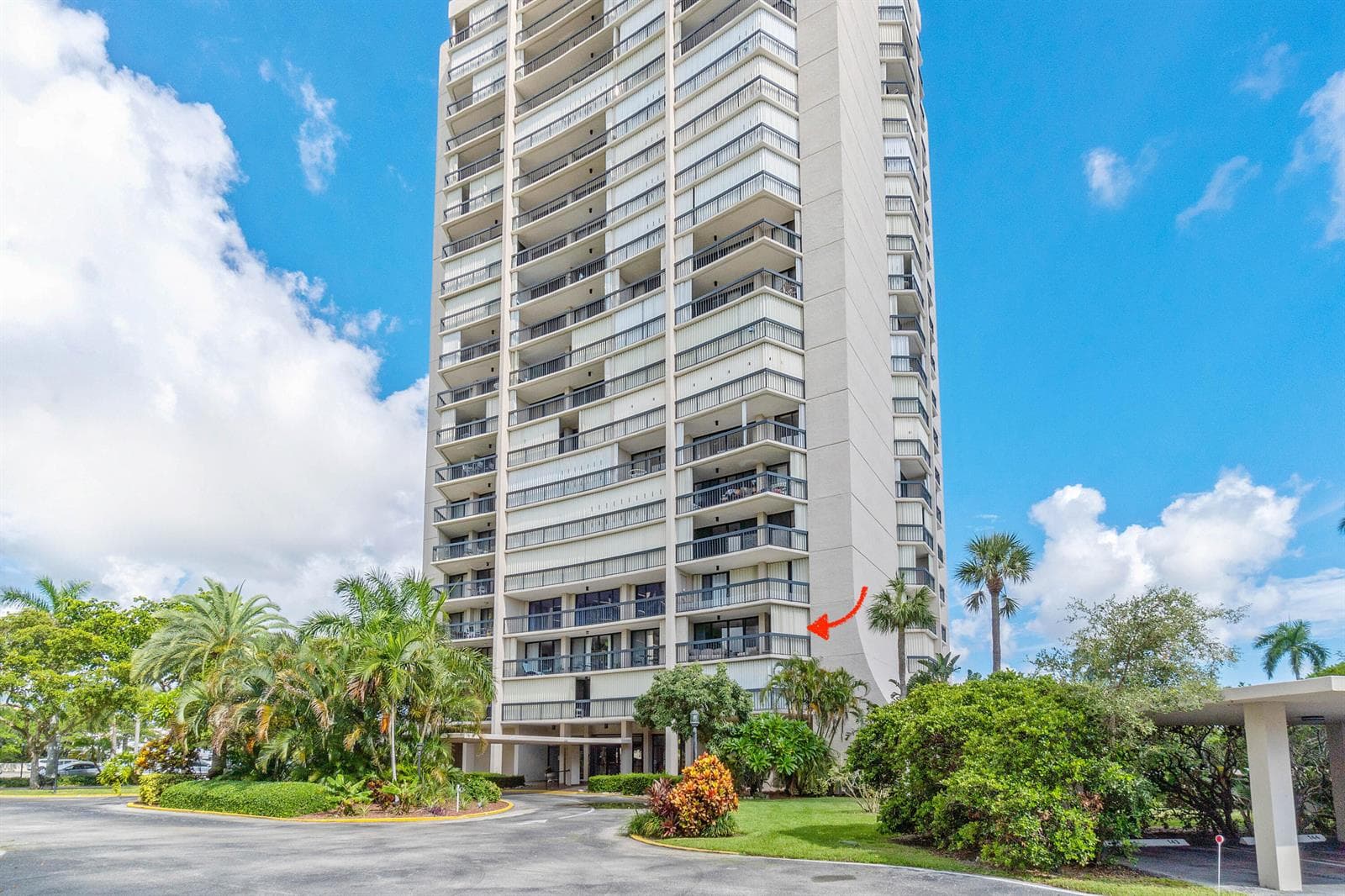 2425 PRESIDENTIAL Way # 304, West Palm Beach, FL 33401