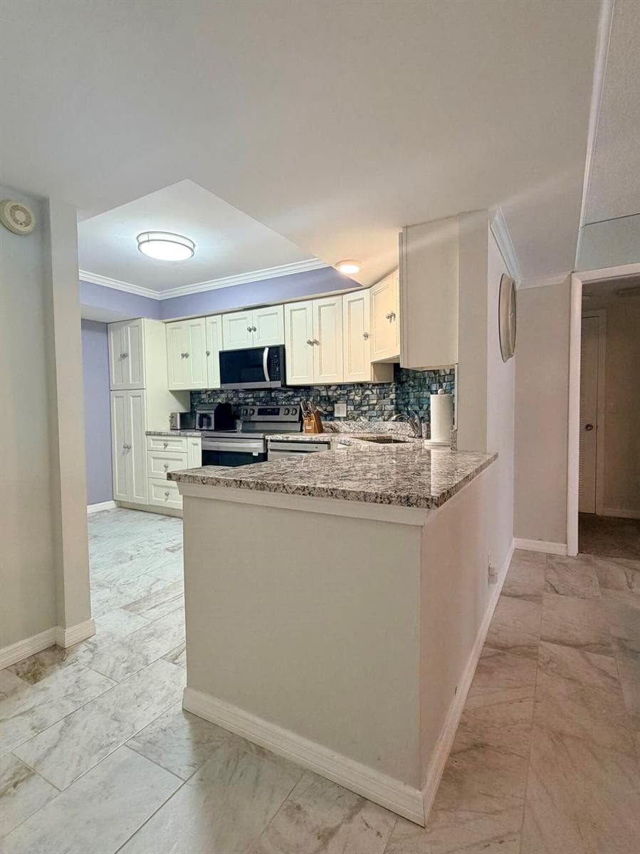 2425 PRESIDENTIAL Way # 304, West Palm Beach, FL 33401 photo 5