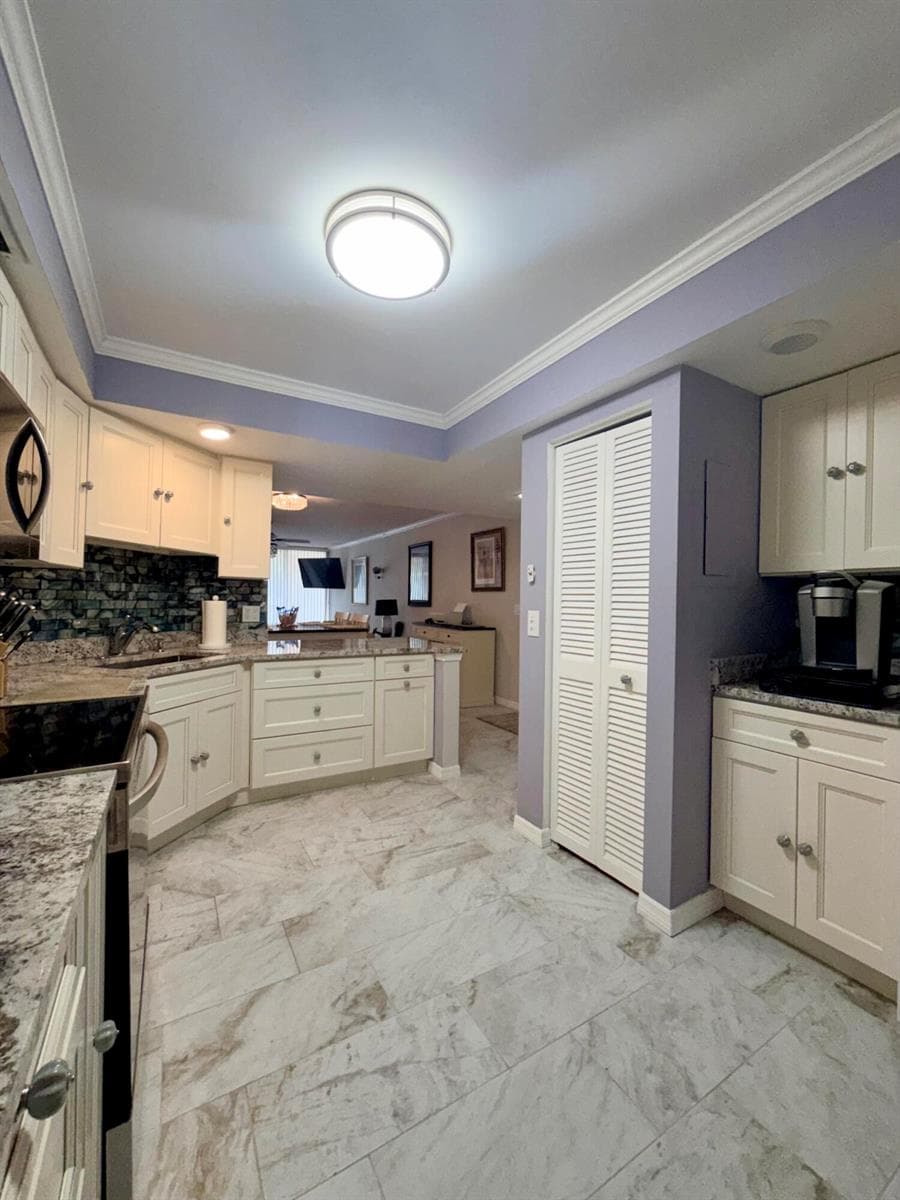2425 PRESIDENTIAL Way # 304, West Palm Beach, FL 33401 photo 4