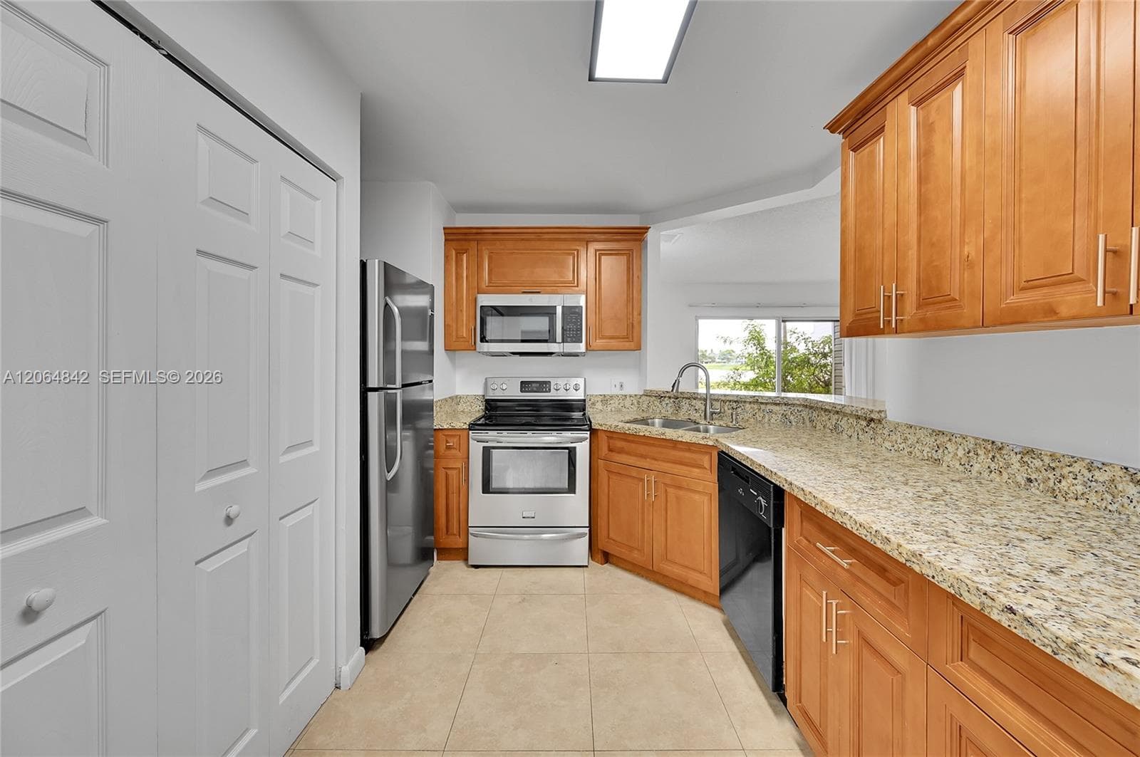 3453 NW 44th St # 107, Oakland Park, FL 33309 photo 3