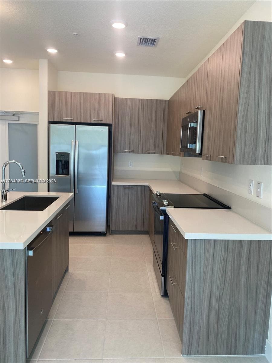 8201 NW 41st St # D-202, Doral, FL 33166 photo 3